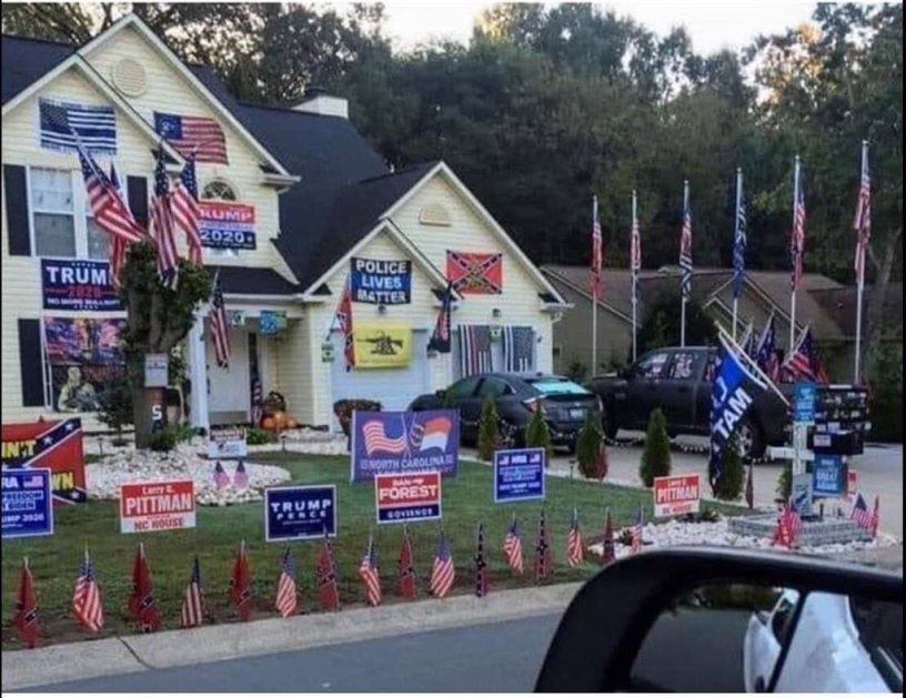 Snoop, Snoopology, Snooping Yard Displays