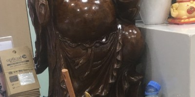 How has Ye Olde Blogge's week been like a chicken stabbed in the back on an altar?